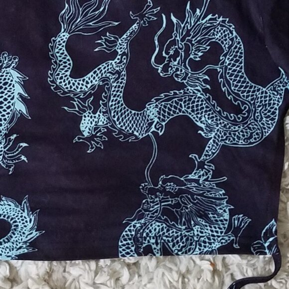 Dragon Print Tie Back Crop Top - Picture 7 of 10
